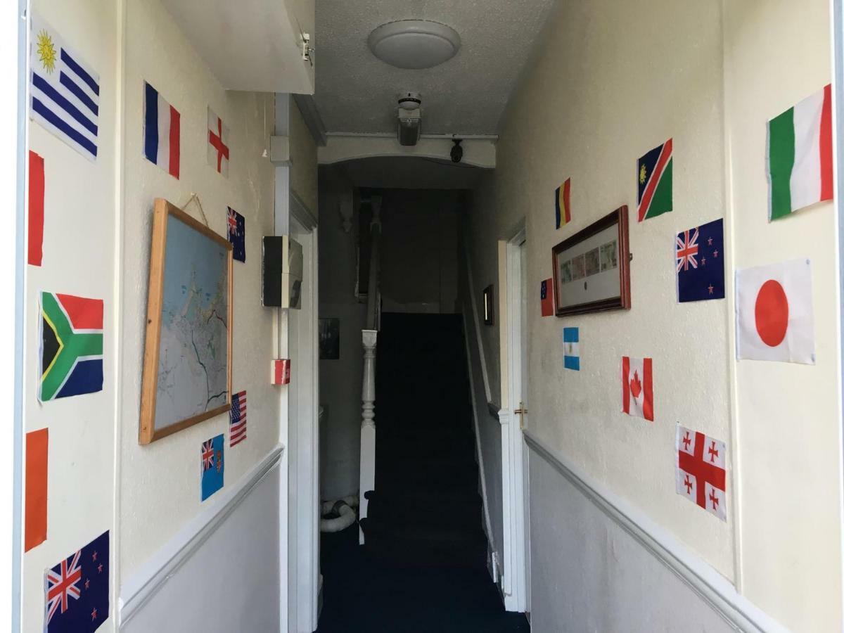 Newquay International Backpackers Hostel Bagian luar foto